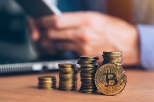 cómo invertir en bitcoins